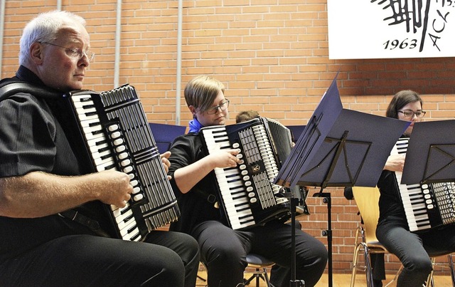 Nochmal an alter Wirkungssttte: Der A...en begeisterte in der alten Turnhalle.  | Foto: Jennifer Ruh