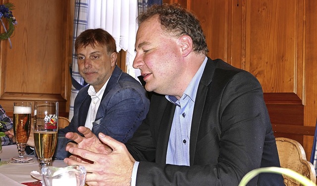 Daniel Poznanski (rechts), FDP-Vorsitz...reien Demokraten nach Bonndorf geholt.  | Foto: Stefan Limberger-Andris