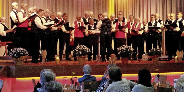 Die Mnnerchre Eintracht Menzenschwand und Liederkranz Bernau.   | Foto: Ulrike Spiegelhalter