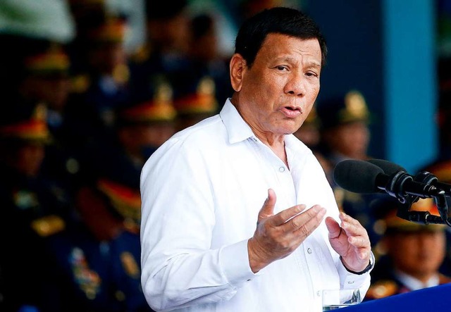 Geht mit harter Hand vor: Rodrigo Duterte  | Foto: dpa