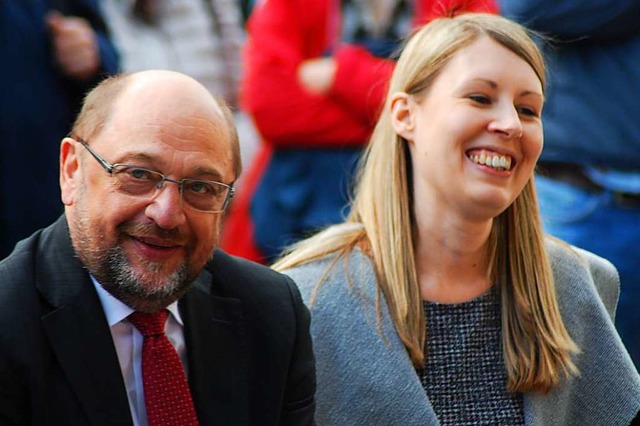 Martin Schulz und Luisa Boos auf dem Alten Markt   | Foto: Loisl Mink