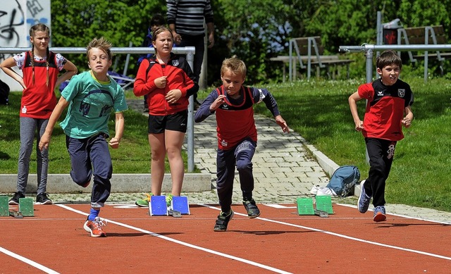 Start zum Sprint auf der Hugsweierer Laufbahn.   | Foto:  Pressebro Schaller