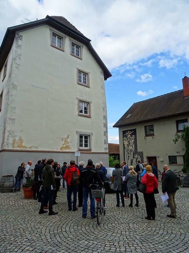 Der Kultur- und Sozialausschuss des Ba...r Hof (links) und Haus Dietz (rechts).  | Foto: Felix Held