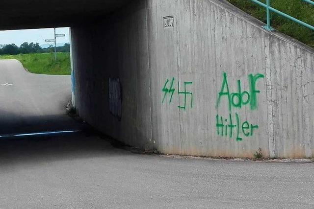 Die Polizei ermittelt wegen Nazi-Graffiti in Denzlingen