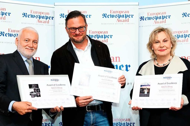 Die Urkunden nahm Holger Knferl (Mitt...bert Kpper und Annette Milz entgegen.  | Foto: Lugwig Schedel