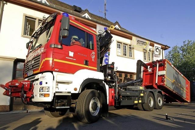 Der Landkreis kauft Feuerwehrfahrzeuge für zwei Millionen Euro