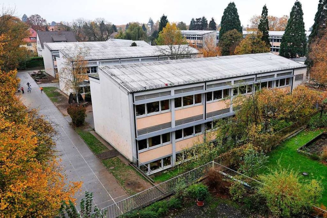 Die Weiherhofschule in Herdern: Bei de...tz verboten sind, gleich zu behandeln.  | Foto: Thomas Kunz