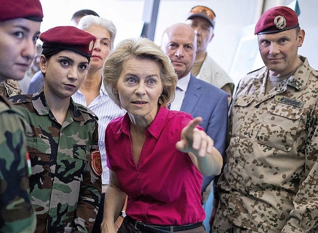 Verteidigungsministerin Ursula von der Leyen 2018 im Nordirak   | Foto: Kay Nietfeld (dpa)