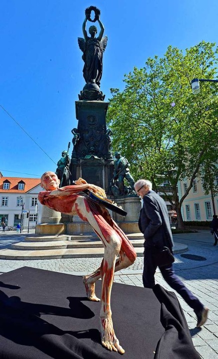 Ein Plastinat wurde auf dem Europaplatz prsentiert.   | Foto: Bamberger/Kunz