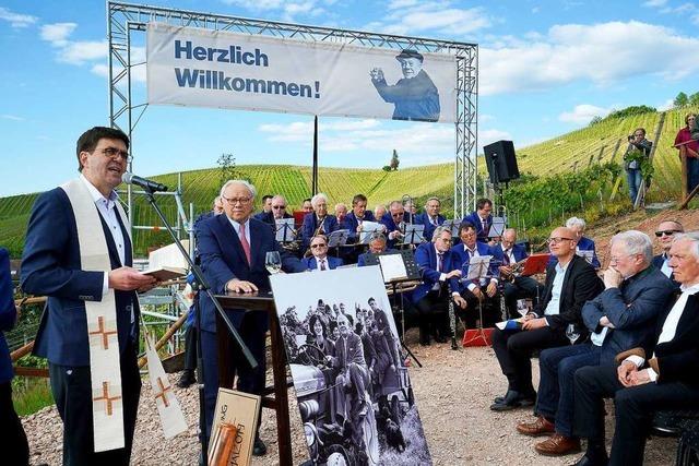 14 Meter-Nachbau des Freiburger Mnsterturms wird Denkmal fr Franz Burda