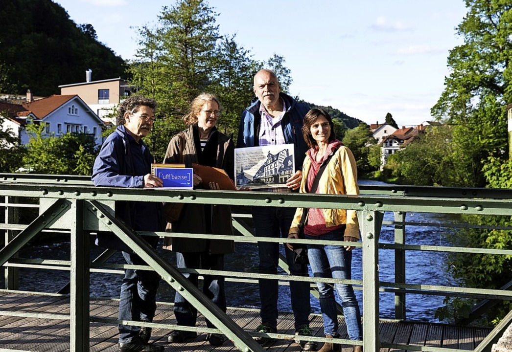 Bernhard Steinhart, Dorothee Urbach, F...rch und Du&#8220;-Stadtfhrungen vor.   | Foto: Gabriele Zahn