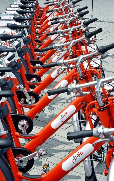 300 rot-weie Fahrrder stehen an 35 Stationen in der Stadt zur Verfgung.  | Foto: Michael Bamberger
