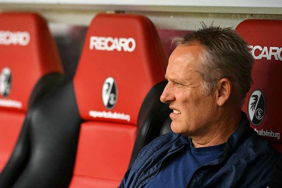 SC-Trainer Christian Streich vor dem Spiel. (Foto: Patrick Seeger (dpa)) SC-Trainer Christian Streich vor dem Spiel. (Foto: Patrick Seeger (dpa))