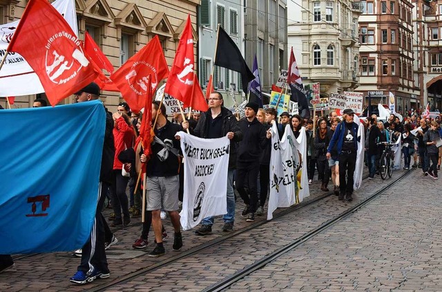 Demo gegen Mieten und fr Enteignung am Samstagnachmittag in Freiburg  | Foto: Rita Eggstein