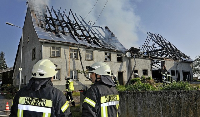 Eines der ltesten Anwesen in Mundelfi...wurde durch einen Grobrand zerstrt.   | Foto: Sigwart