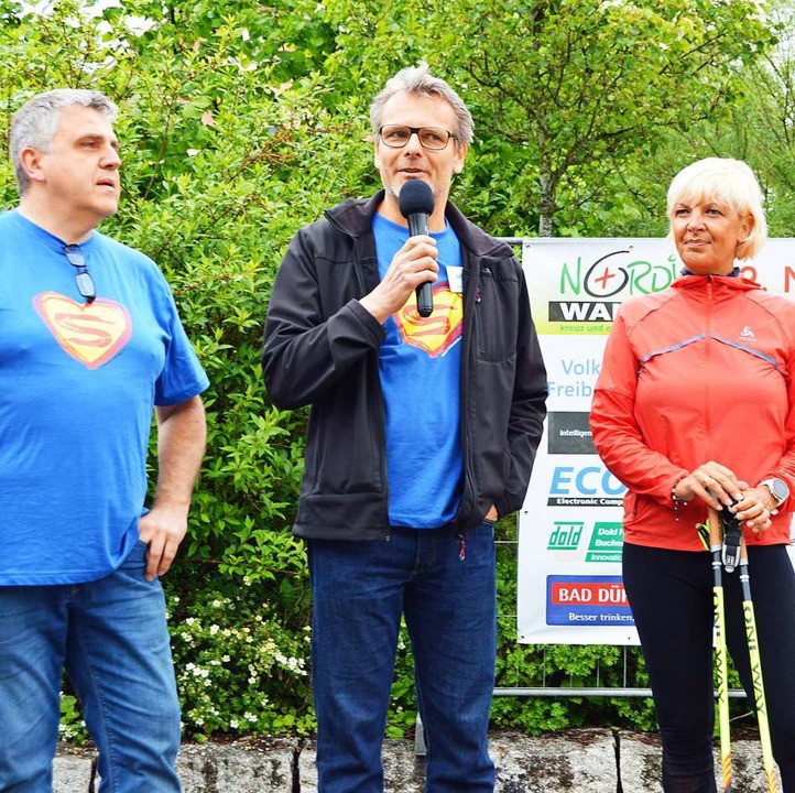 Eckhard Olschewski (Mitte) von der Ini... Faller fr die Untersttzung dankbar.  | Foto: Gerhard Lck