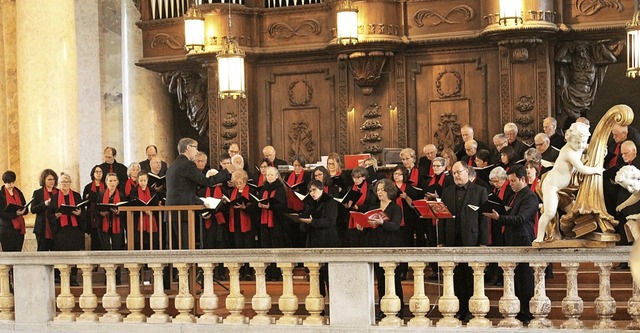 Mit Wrde und groem Knnen sang der D...estgottesdienstes zu seinem Jubilum.   | Foto: Cornelia Liebwein