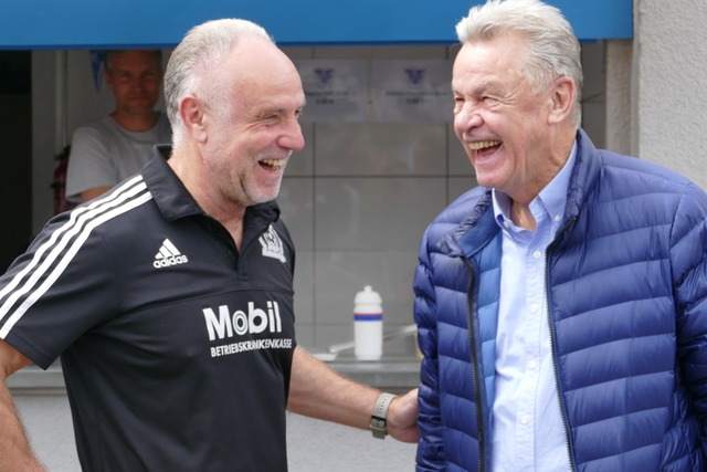 Lange nicht mehr gesehen und doch wied...nd Ottmar Hitzfeld seit langem wieder.  | Foto: Peter Gerigk