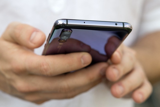 Huawei gehrt zu den grten Smartphone-Herstellern der Welt.  | Foto: Robert Gnther (dpa)