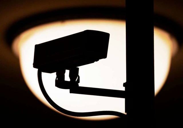 Eine berwachungskamera (Symbolfoto) h...ourist-Info in Breitnau aufgezeichnet.  | Foto: dpa