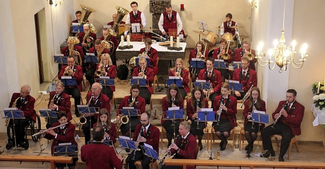 Der Musikverein Oberbrnd  bei seinem Auftritt in der Bubenbacher Kirche.   | Foto: Gert Brichta