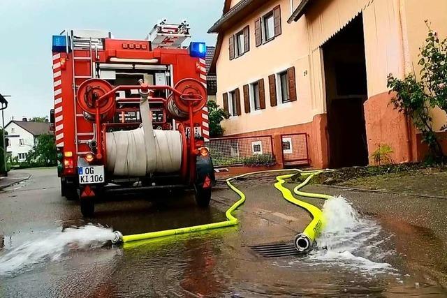 Starkregen berschwemmt Straen und Keller in der Ortenau – Groeinsatz in Kippenheim