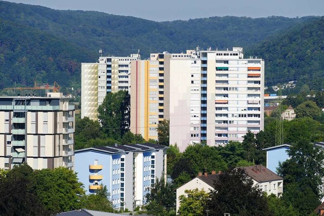 Die 16 Stockwerke-Hochhaussilhouette a...Stadtrand hat fr die Wohnbau Bestand.  | Foto: Ingrid Bhm-Jacob