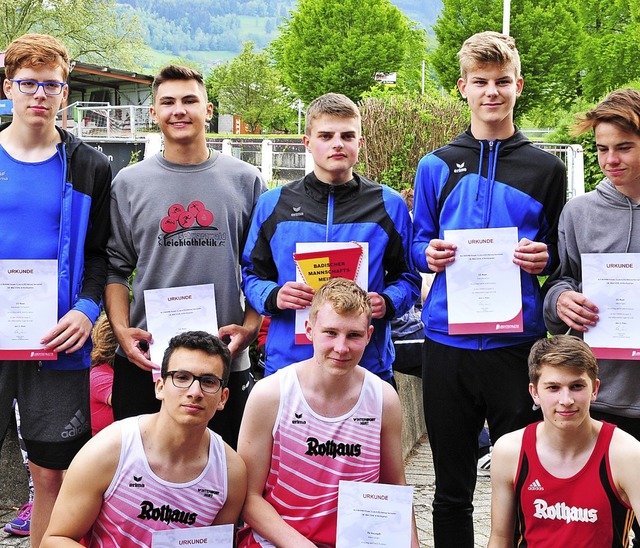 Siegertypen: Die U-18-Leichtathleten d...nisse.<BZ-Foto>ottmar heiler</BZ-Foto> 