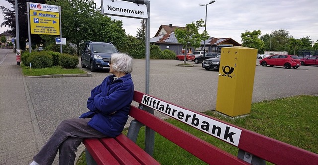 Eine Mitfahrerbank, wie es sie zum Bei... verbessern, finden die Freien Whler.  | Foto: Sebastian Barthmes