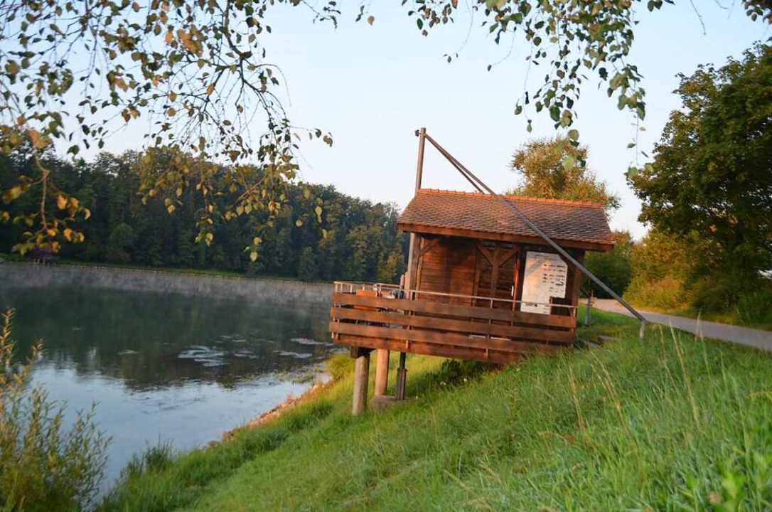 Klein, aber direkt am Rhein: die Fischerhütte.   | Foto: Michael Krug