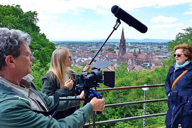 Auf dem Schlossberg: Joe Killi und Pet...im Dreh ihres Films zum Stadtjubilum.  | Foto: Michael Bamberger