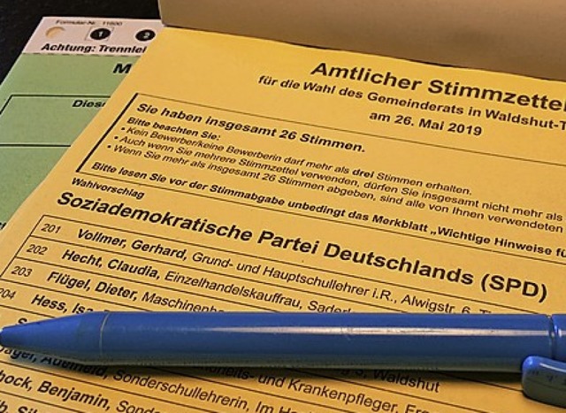 Trotz Rechtschreibfehlers behlt der Stimmzettel der SPD seine Gltigkeit.    | Foto: Schlichter, Juliane
