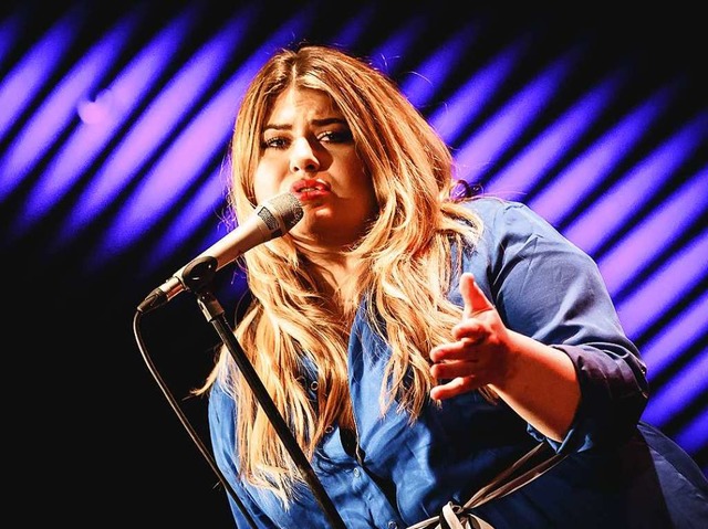 Yalangoch mashhur Alina Artz