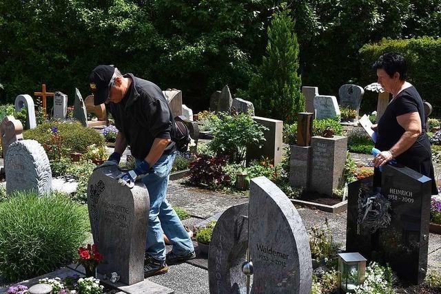 Gemeinde prüft 2000 Grabsteine in Grenzach-Wyhlen auf Standfestigkeit