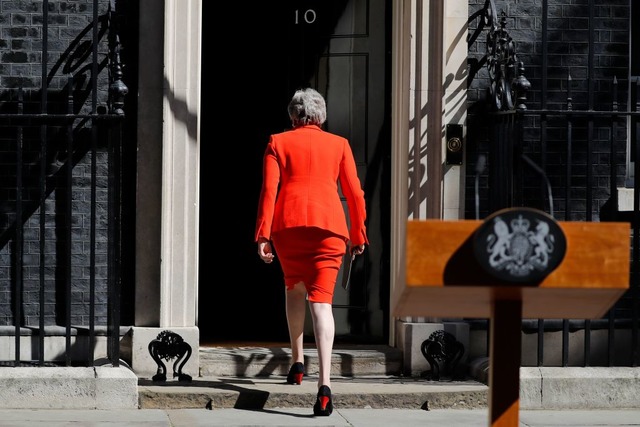Theresa May verlsst bald ihren Posten.  | Foto: TOLGA AKMEN (AFP)