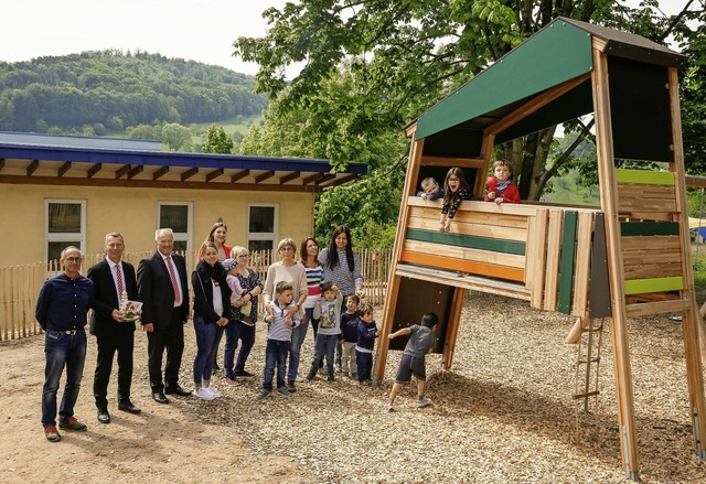 Fr den neuen Auenbereich der Kindert...parkasse Ortenau 3000 Euro gespendet.   | Foto: Sandra Decoux-Kone