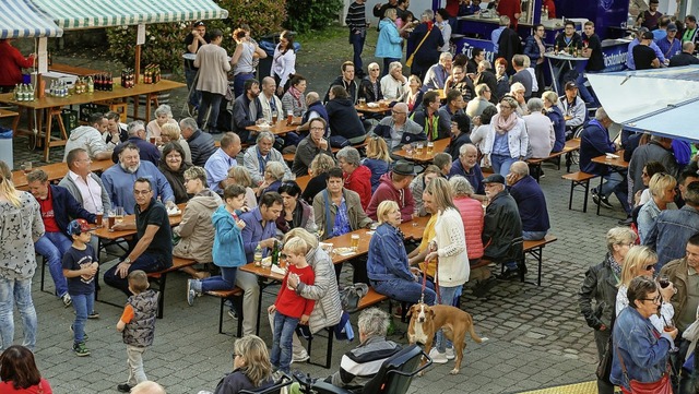 Die erste Afterwork-Party von Unterneh...ttenheim hat viele Bescher angelockt.   | Foto: Sandra Decoux-Kone