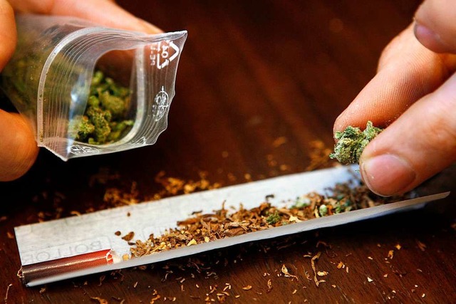 Der Angeklagte hat Cannabis-Konsum eingerumt.  | Foto: Daniel Karmann
