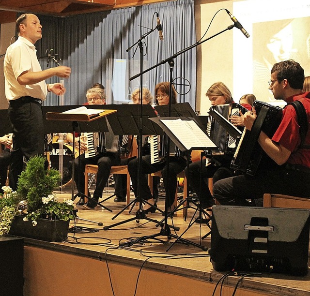 Das Harmonika-Orchester  Laufenburg ge...;. <BZ-Foto>Michelle Gntert</BZ-Foto> 