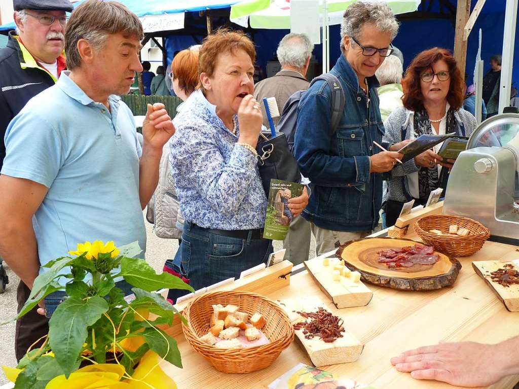 Fr die Besucher gab es bei schnstem Ausflugswetter Leckeres zu essen, Neues zu entdecken und ein informatives Bhnenprogramm zu sehen und zu hren.