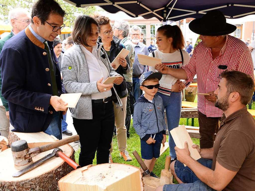 Regierungsprsidentin Brbel Schfer und Umweltstaatssekretr Andre Baumann erffneten das Fest.