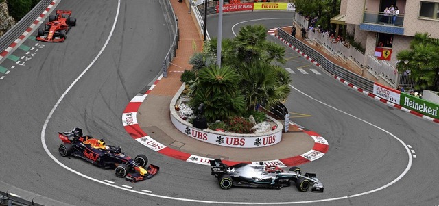 Kurviges Monaco: der sptere Tagessieg...r Max Verstappen und Sebastian Vettel   | Foto: ANDREJ ISAKOVIC (AFP)