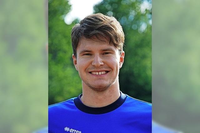 Fabian Papa schiet FC Neustadt zum Klassenerhalt