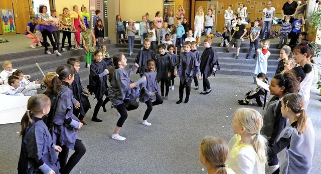 Ganz schn gefhrlich, so ein Meteorit...um Kindermusical des Grundschulchors.   | Foto: Markus Zimmermann