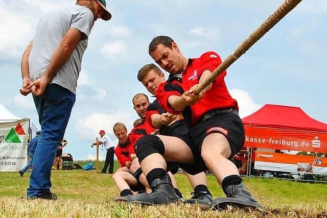 Fotos: Beachvolleyballturnier und Tauziehen in Horben