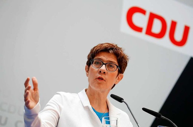 Annegret Kram-Karrenbauer hat eine Debatte ber Meinungsfreiheit ausgelst.  | Foto: ODD ANDERSEN (AFP)