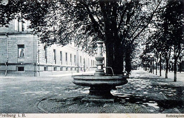 Der Rotteckplatz mit dem Weinbrunnen a...tandenen Foto mit Blickrichtung Sden.  | Foto: unbekannt, ca. 1910-1930, Sammlung J. Scheck
