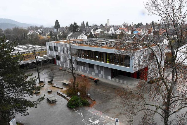 Die Sanierung des Albert-Schweitzer-Schulzentrums kostet die Gemeinde viel Geld.  | Foto: Jonas Hirt