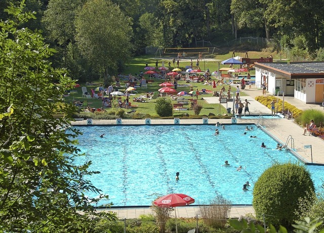 Das Freibad Lenzkirch ffnet am nchst...d Lenzkirch ein sportliches Programm.   | Foto: Ralf MOrys