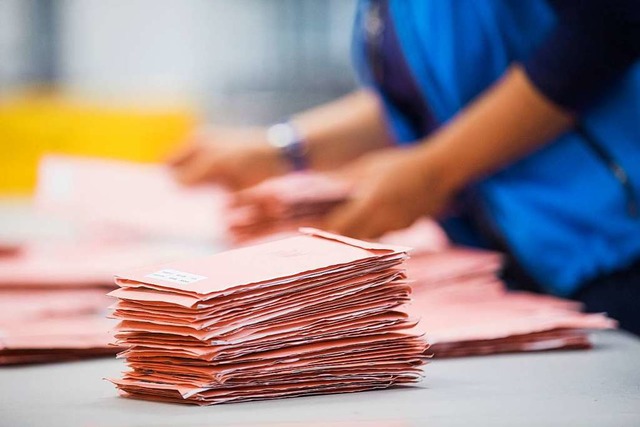 Die Wahlhelfer haben arbeitsreiche Tage hinter sich (Symbolbild).  | Foto: Rolf Vennenbernd (dpa)